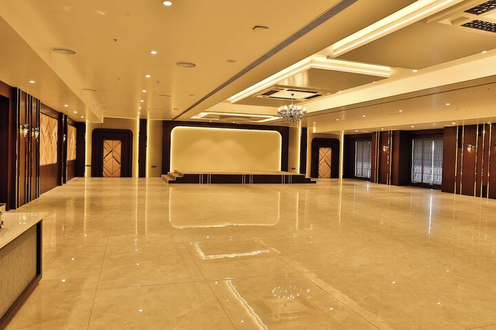 Ballroom/Hall 47 of 53