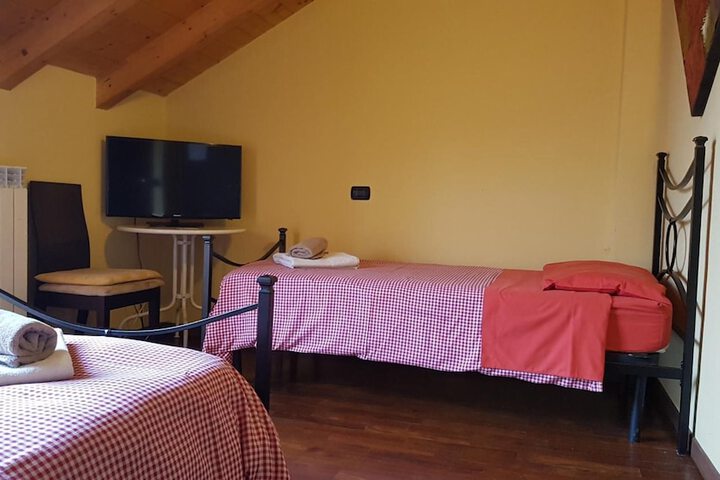 Room 12 of 34