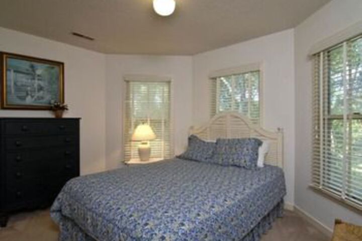 Room 16 of 38