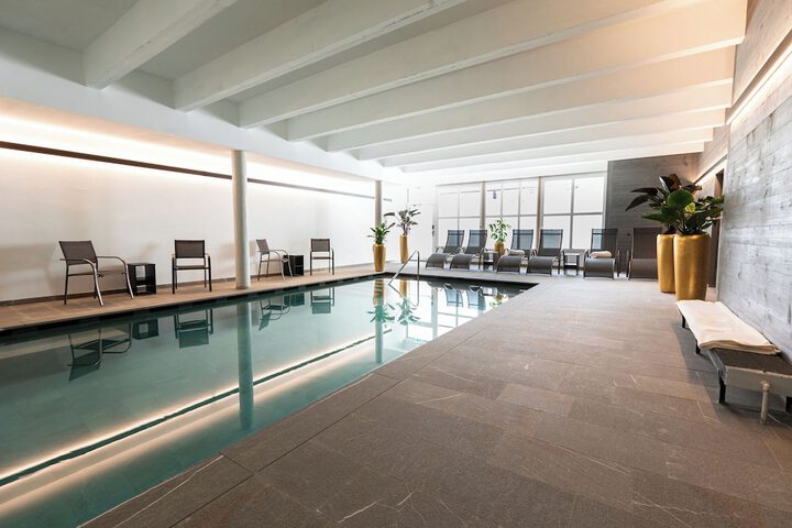 Pool 60 of 94