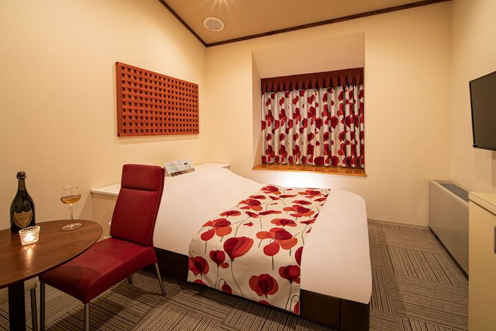 Room 6 of 36