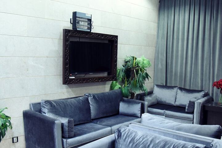 Hotel 76 of 117