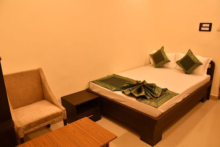 Room 3 of 9