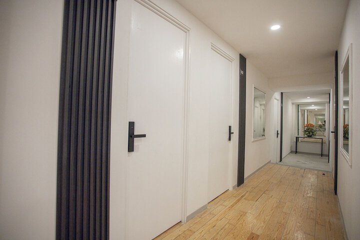 Ballroom/Hall 120 of 124