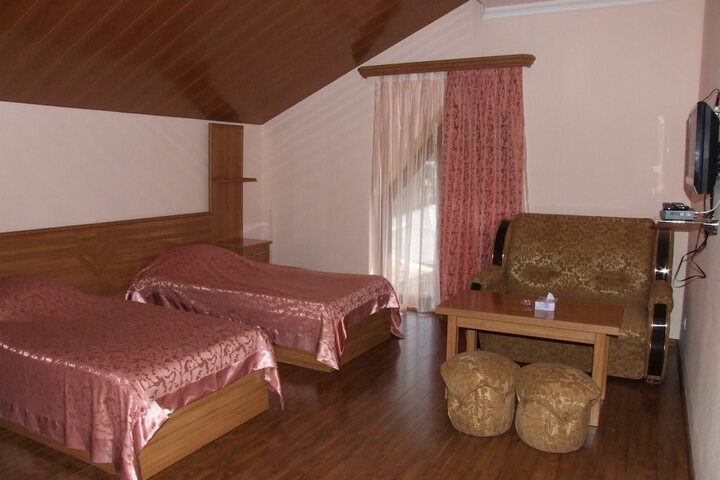 Room 8 of 31