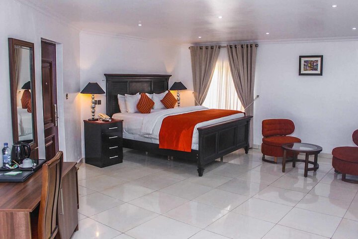 Room 8 of 44