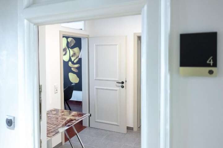 Room 5 of 19