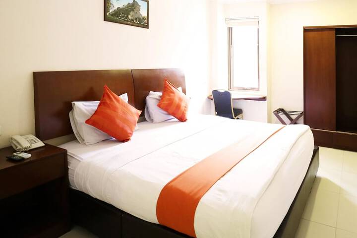 Room 4 of 27