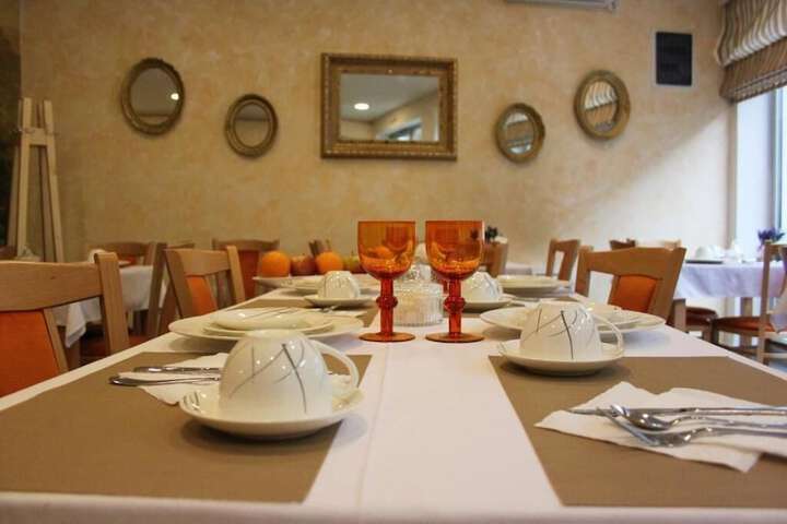 Dining 69 of 78