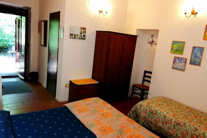 Room 15 of 37