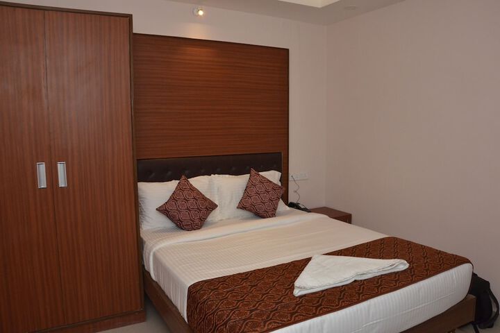 Room 21 of 32