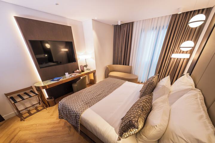 Room 40 of 200