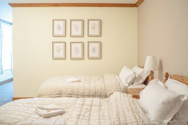Room 6 of 32