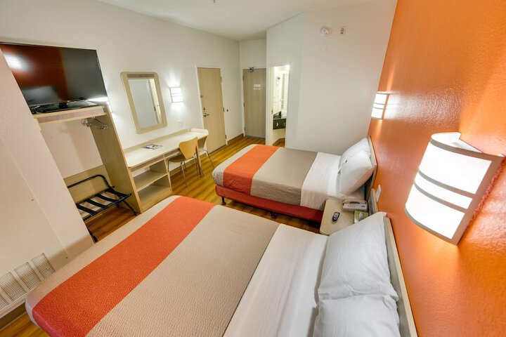 Room 11 of 35