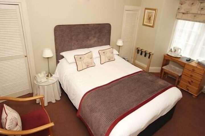 Room 2 of 11