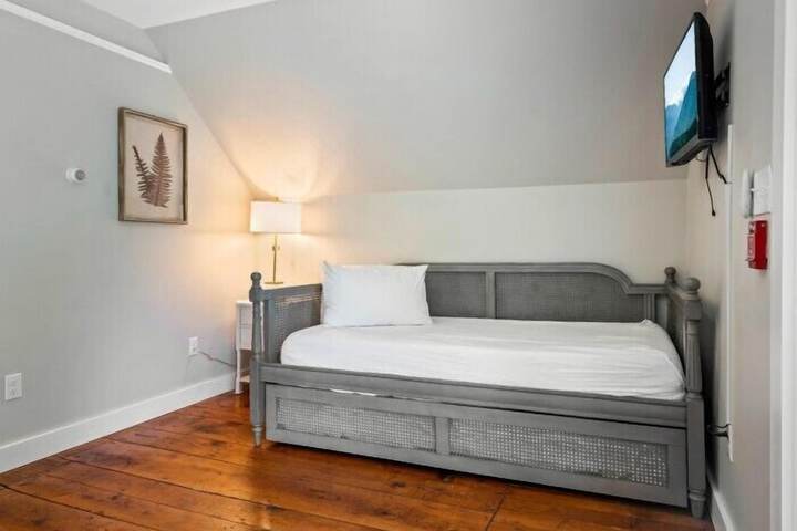 Room 214 of 431