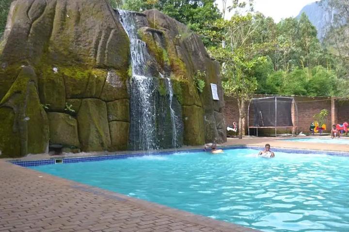 Pool 7 of 12