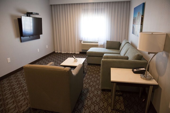 Best Western Premier NYC Gateway Hotel North Bergen | Bookonline.com