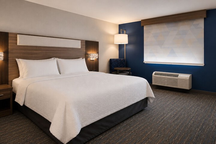 Room 45 of 102