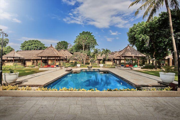 Pools & Facilities