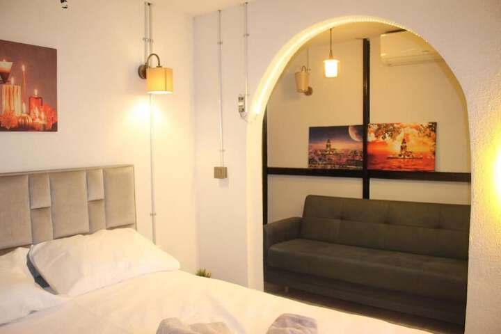 Room 10 of 20