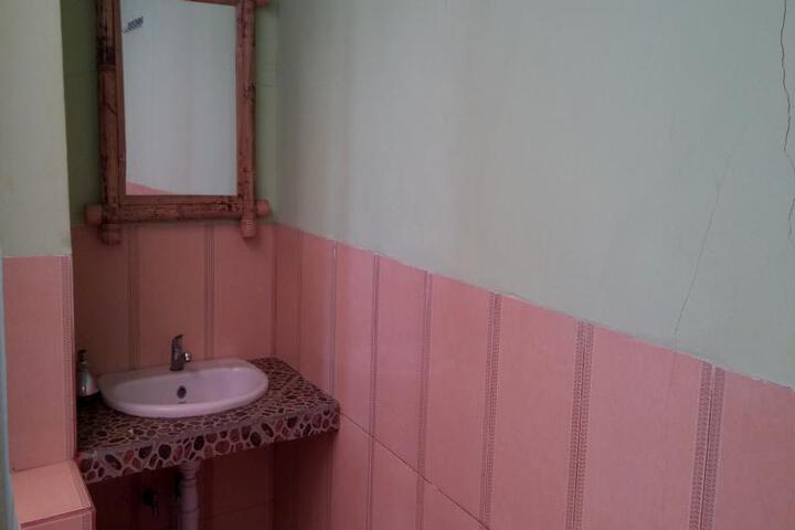 Bollata Bintang Beach Hotel
