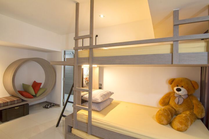 Room 42 of 90