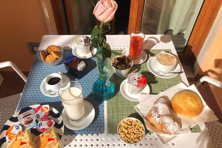 Breakfast/Coffee Service 22 of 25