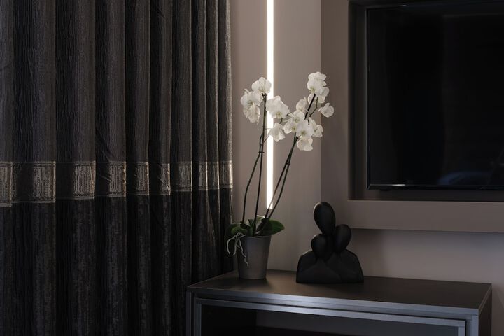 Room 8 of 25