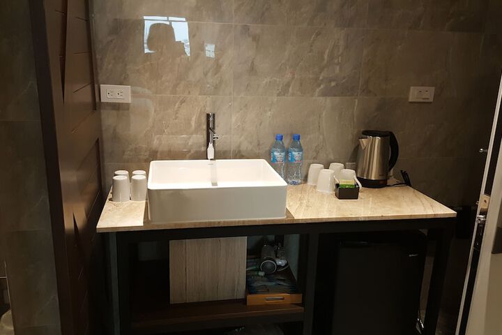Room 15 of 42