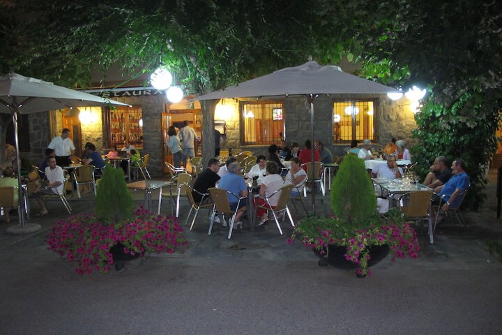Dining 44 of 50