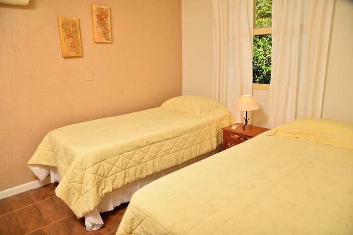 Room 34 of 223