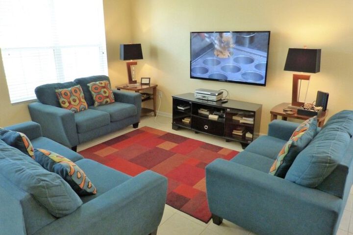 Room 11 of 32