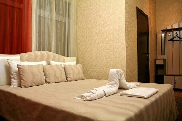Room 5 of 20