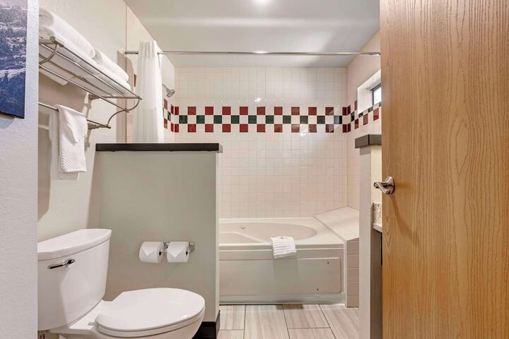 Room 6 of 41