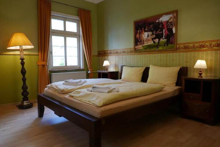 Room 3 of 16