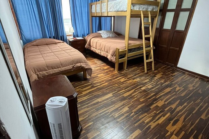 Room 34 of 178