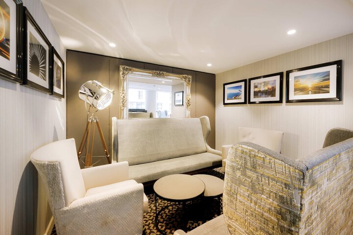 Lounge 116 of 144