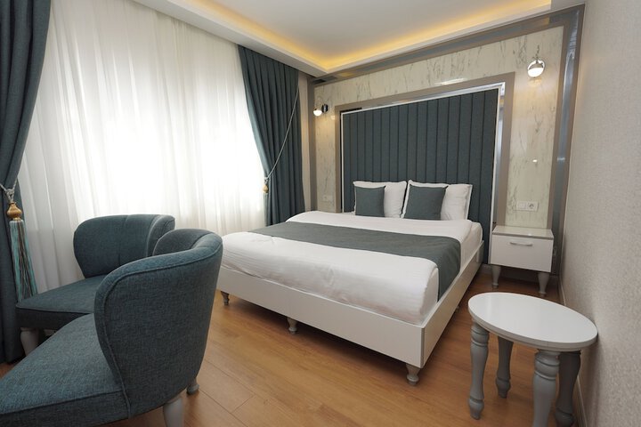 Room 22 of 104