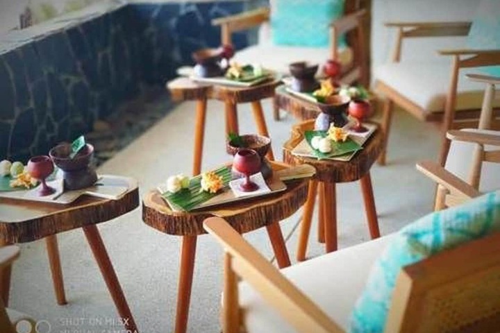 Dining 36 of 47