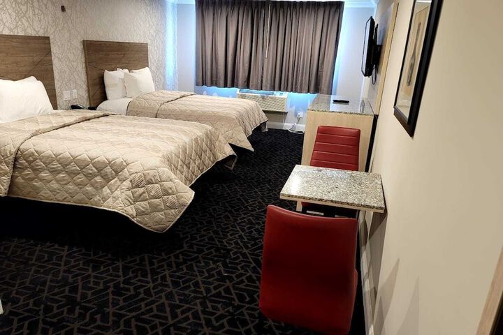 Room 9 of 17
