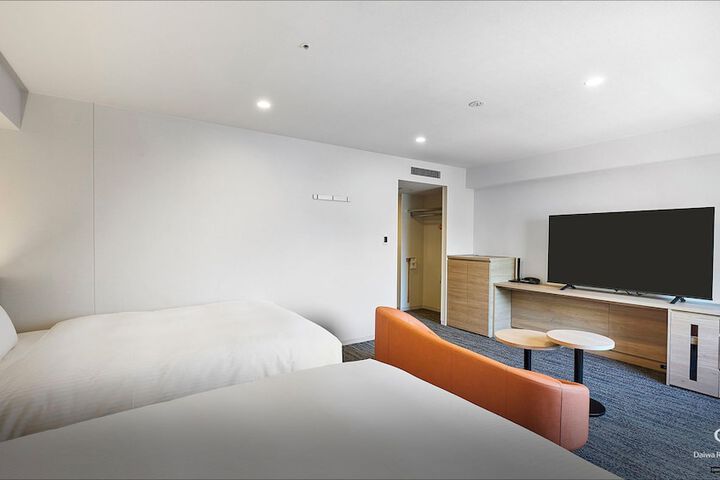 Room 17 of 66