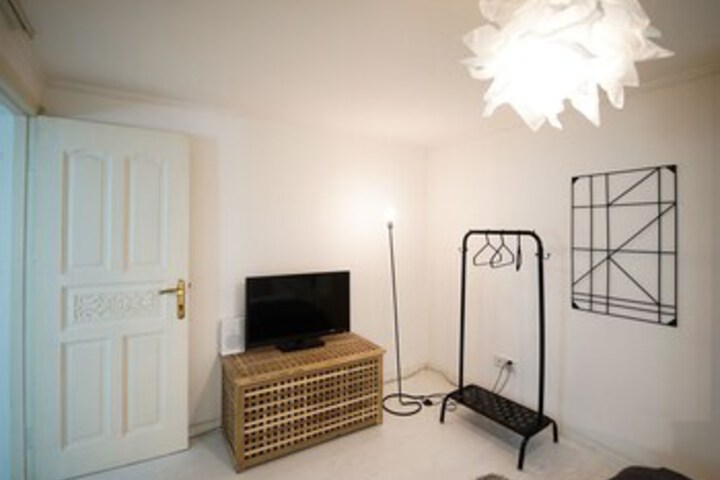 Room 10 of 36