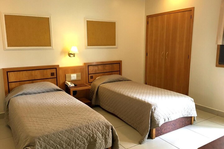Room 13 of 50
