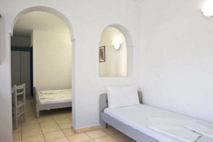 Room 11 of 25