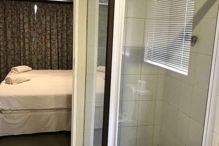 Room 16 of 23