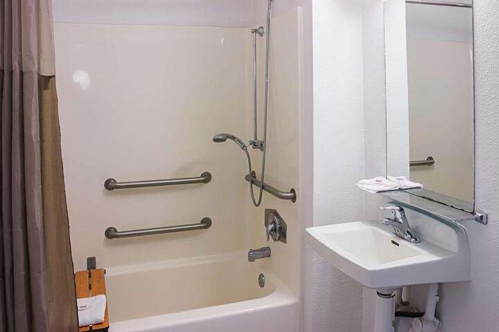 Double Room Disability Accessible (1 of 17)