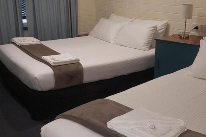 Room 10 of 21