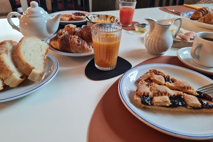 Breakfast/Coffee Service 35 of 40