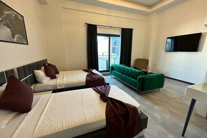 Room 11 of 65